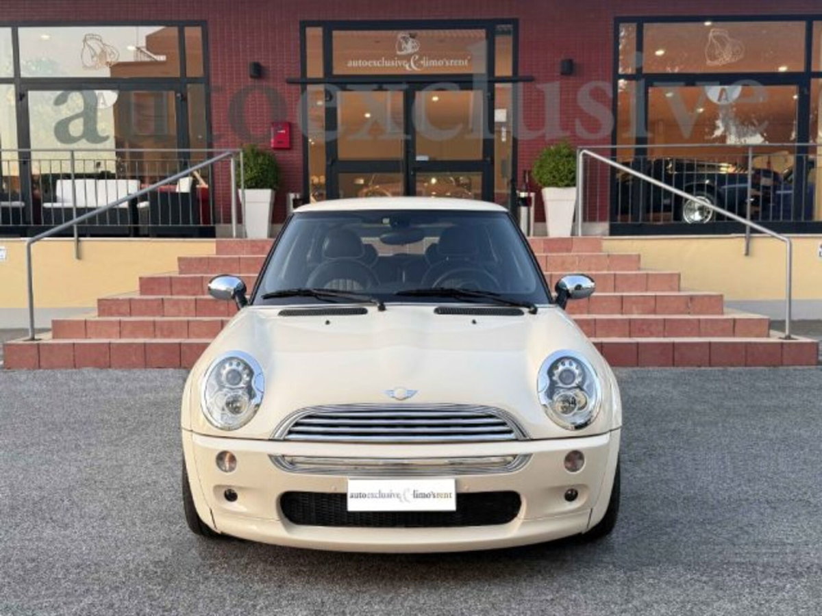 MINI Mini 1.6 16V Cooper (3)