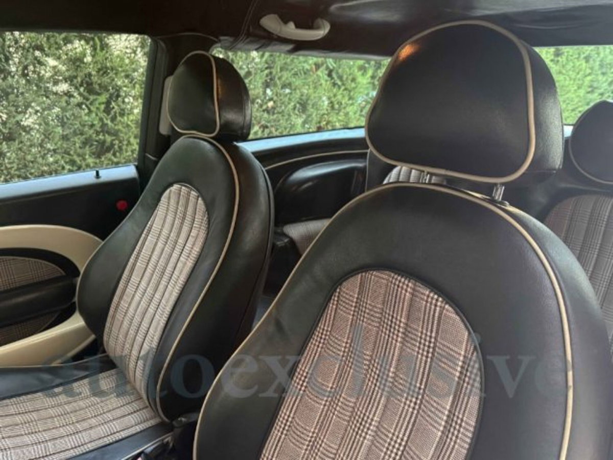 MINI Mini 1.6 16V Cooper (8)