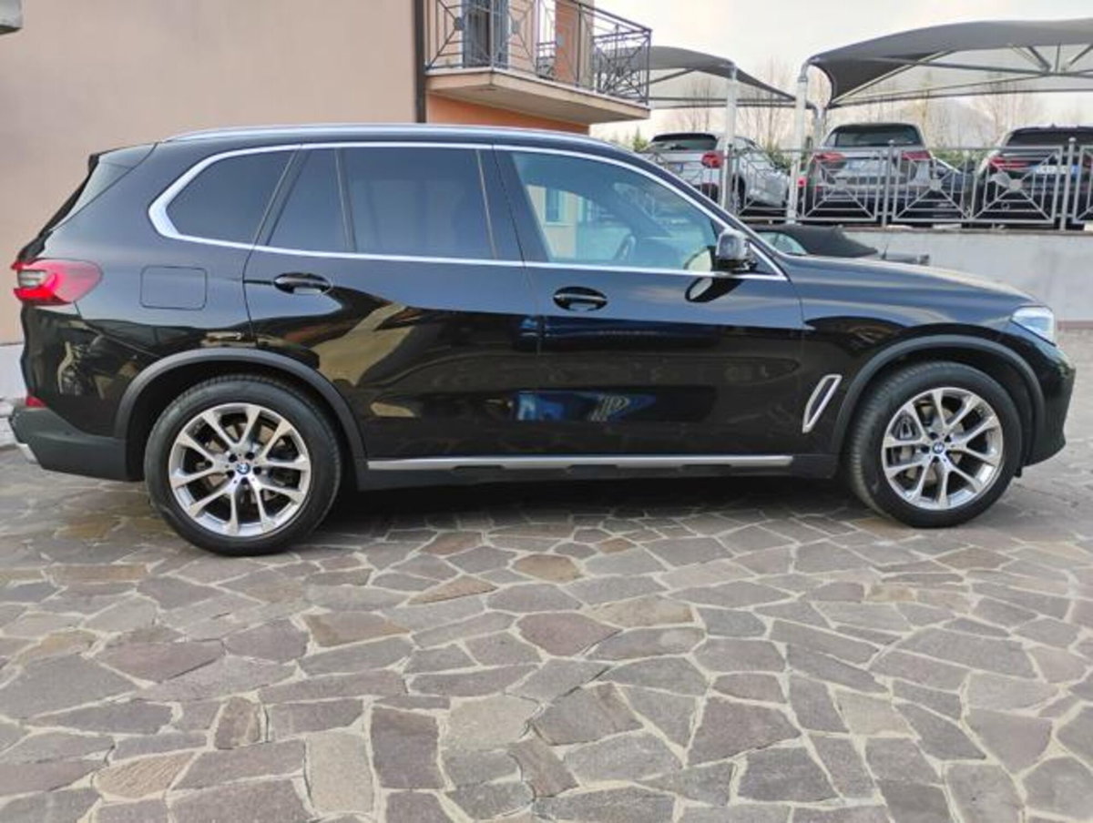 BMW X5 xDrive30d 48V xLine (2)