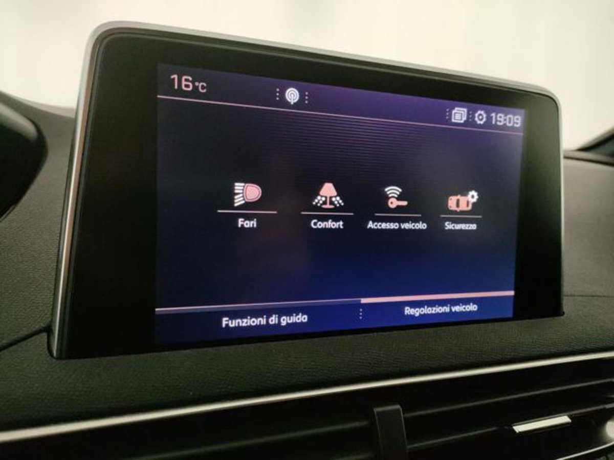 Peugeot 3008 BlueHDi 130 S&S EAT8 GT Line (14)