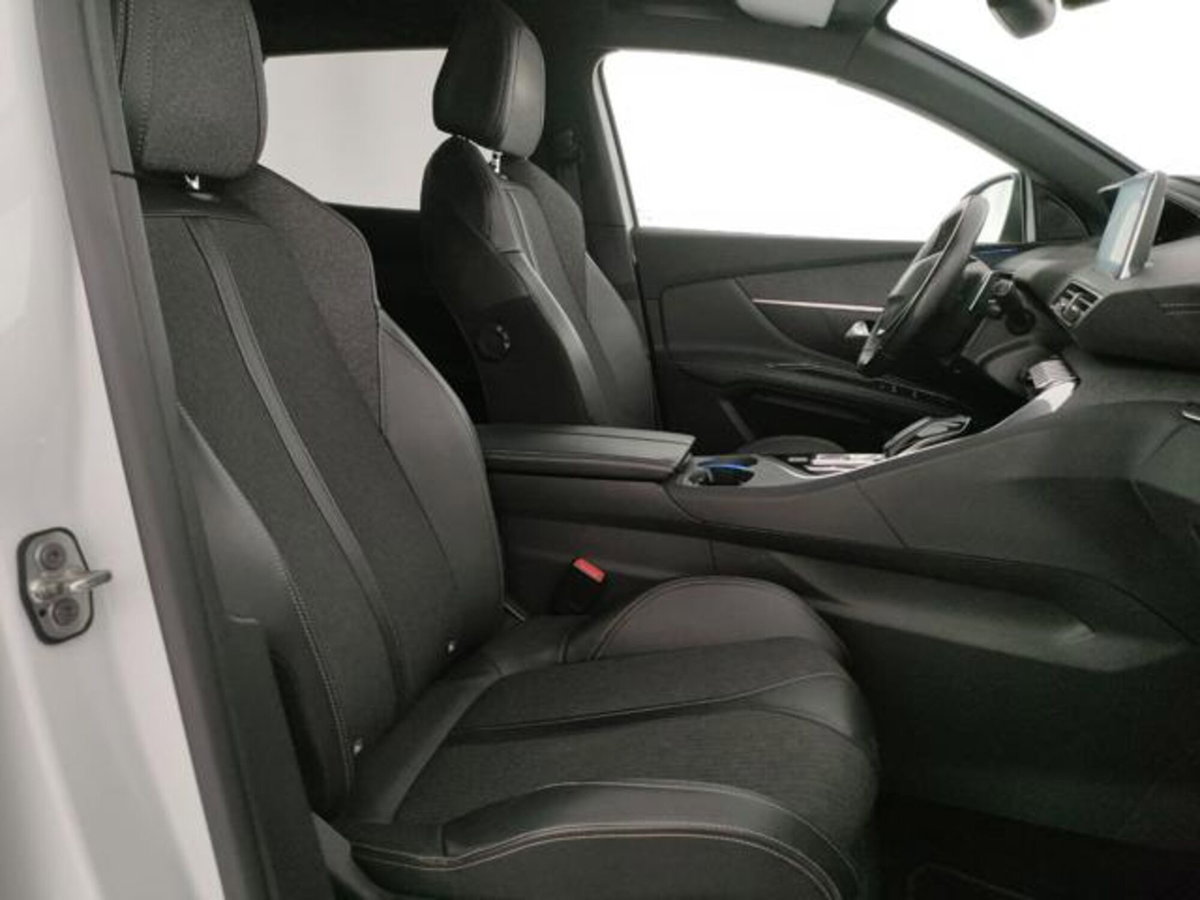 Peugeot 3008 BlueHDi 130 S&S EAT8 GT Line (6)