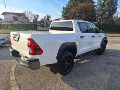 Toyota Hilux 2.8 D A/T 4WD porte Double Cab Invincible (10)