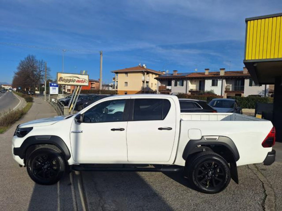 Toyota Hilux 2.8 D A/T 4WD porte Double Cab Invincible (4)