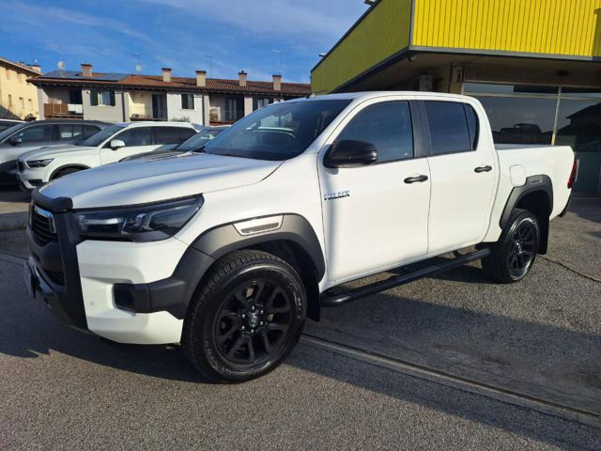 Toyota Hilux 2.8 D A/T 4WD porte Double Cab Invincible (5)