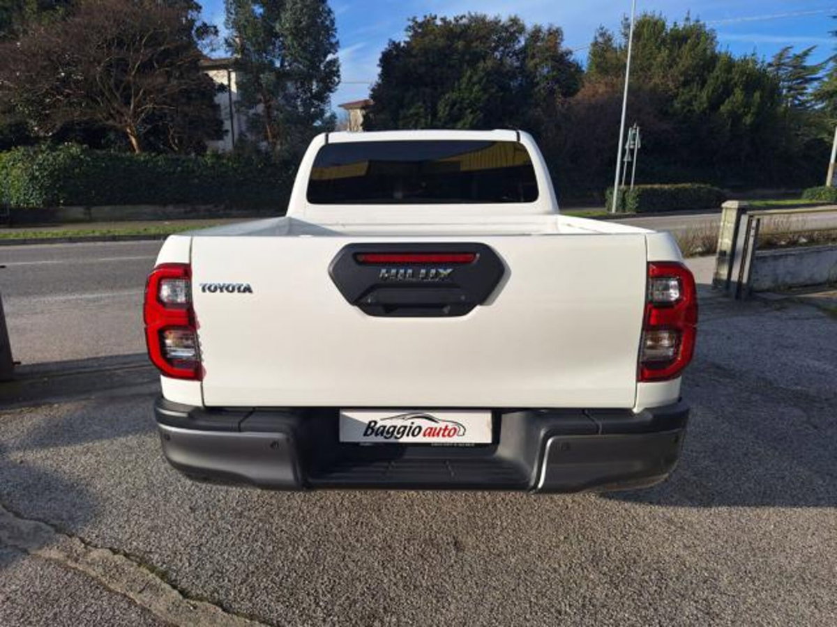 Toyota Hilux 2.8 D A/T 4WD porte Double Cab Invincible (7)