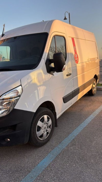 Nissan Interstar Furgone 35 2.3 dCi 130CV Tp-PM-SL-TA N-Connecta Furgone (2)