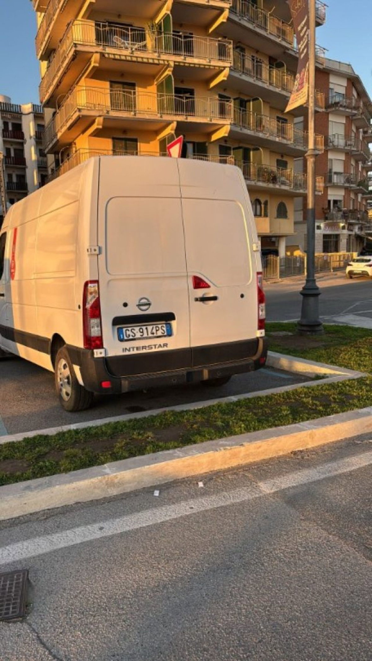Nissan Interstar Furgone 35 2.3 dCi 130CV Tp-PM-SL-TA N-Connecta Furgone (5)