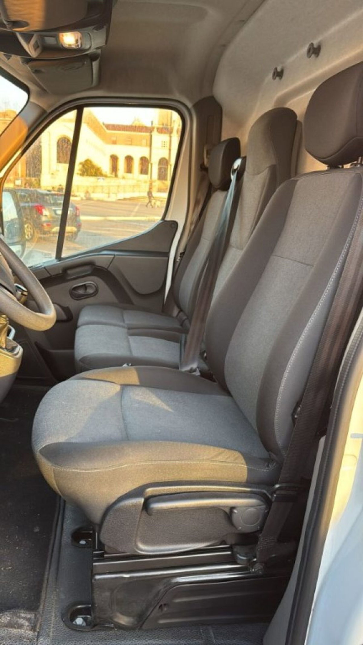 Nissan Interstar Furgone 35 2.3 dCi 130CV Tp-PM-SL-TA N-Connecta Furgone (8)