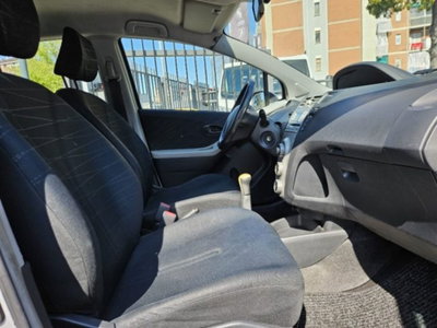Toyota Yaris 1.0 5 porte Sol (10)