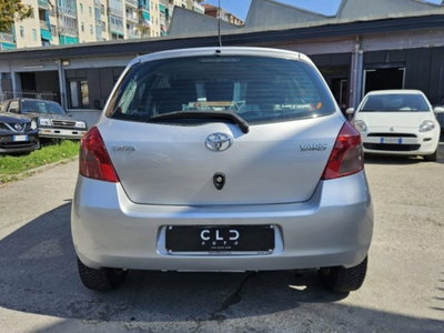 Toyota Yaris 1.0 5 porte Sol (4)