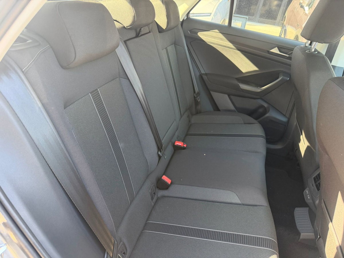 Volkswagen T-Roc 2.0 tdi Sport 115cv (12)