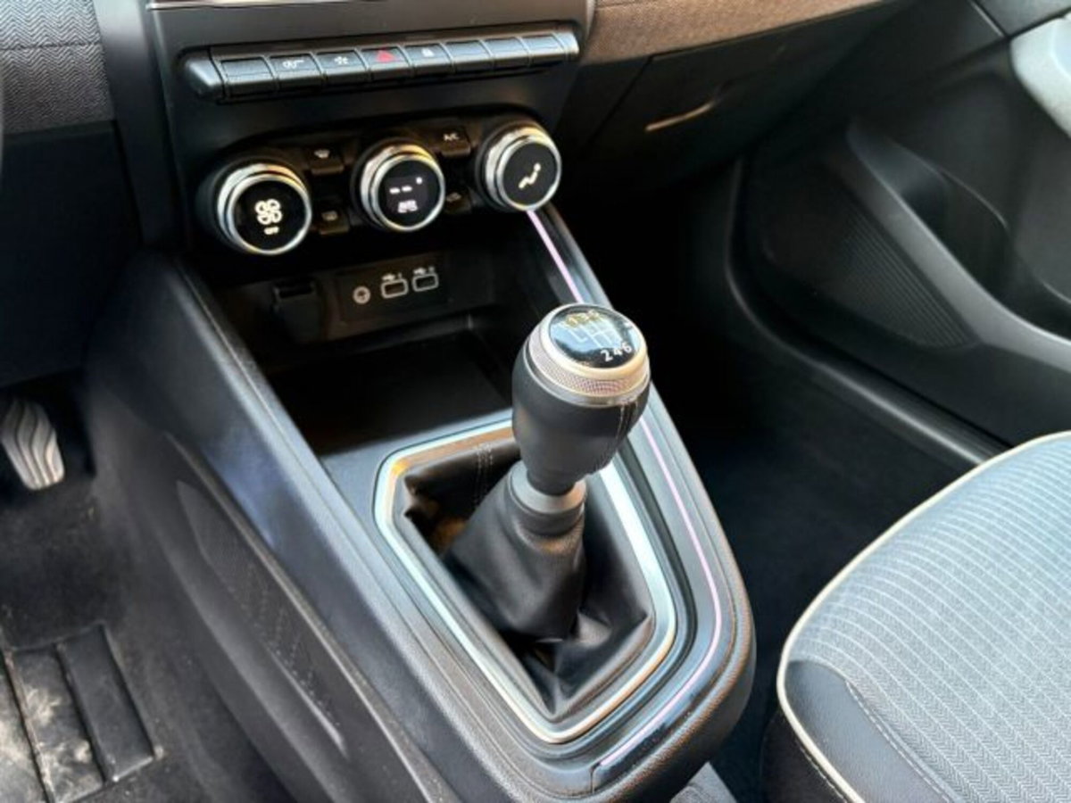 Renault Clio TCe 90 CV 5 porte Business (12)