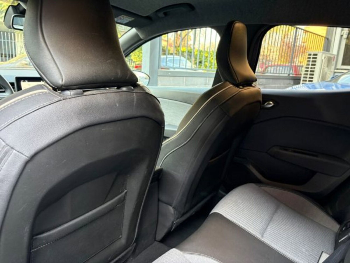 Renault Clio TCe 90 CV 5 porte Business (14)