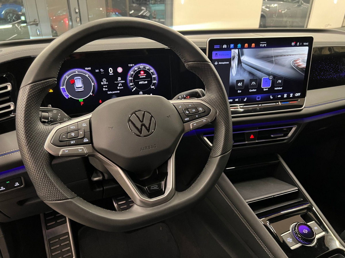 Volkswagen Tiguan 2.0 tdi R-Line 150cv dsg (10)
