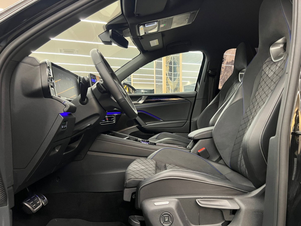Volkswagen Tiguan 2.0 tdi R-Line 150cv dsg (11)