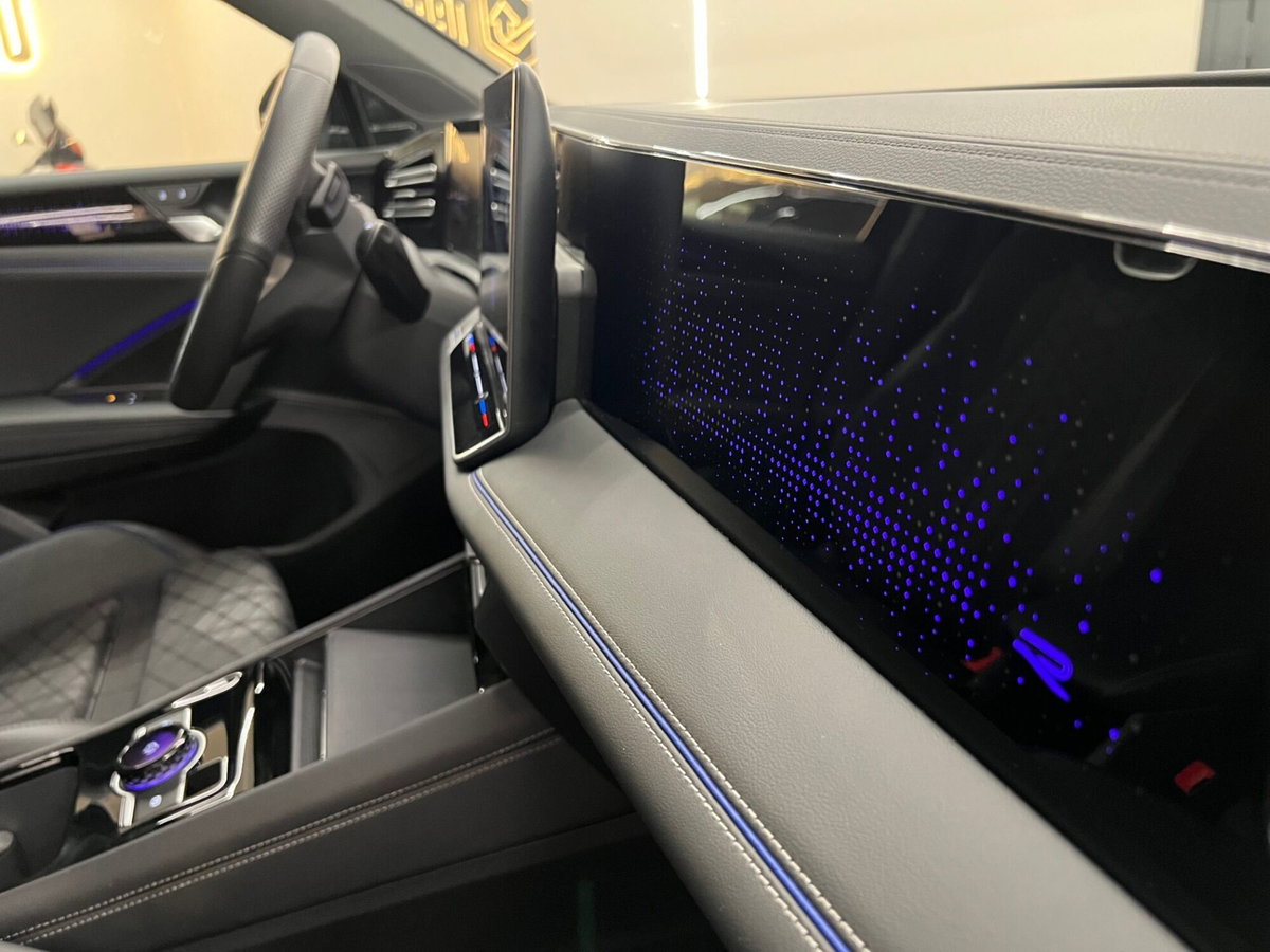 Volkswagen Tiguan 2.0 tdi R-Line 150cv dsg (15)
