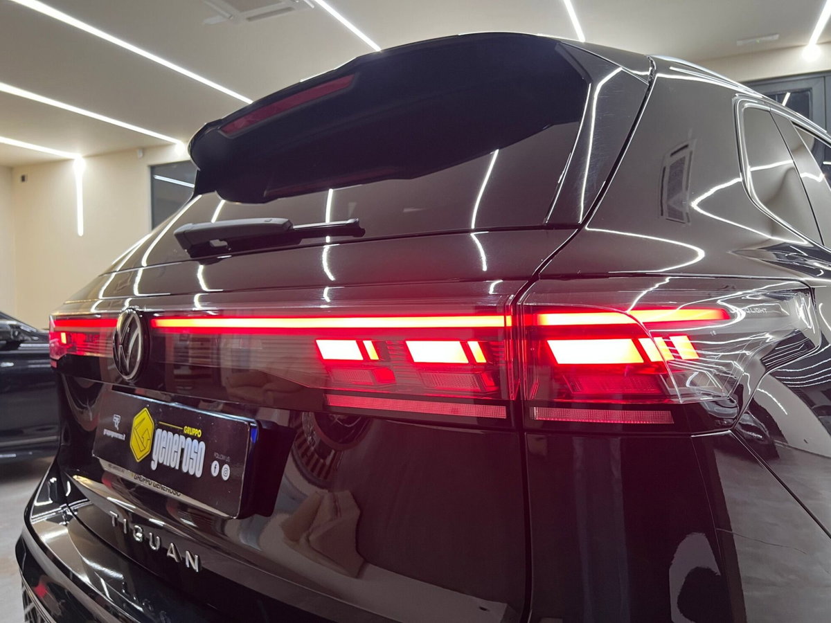 Volkswagen Tiguan 2.0 tdi R-Line 150cv dsg (7)