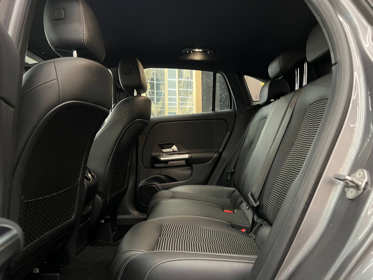 Mercedes-Benz GLA SUV 180 d Business Extra auto (10)