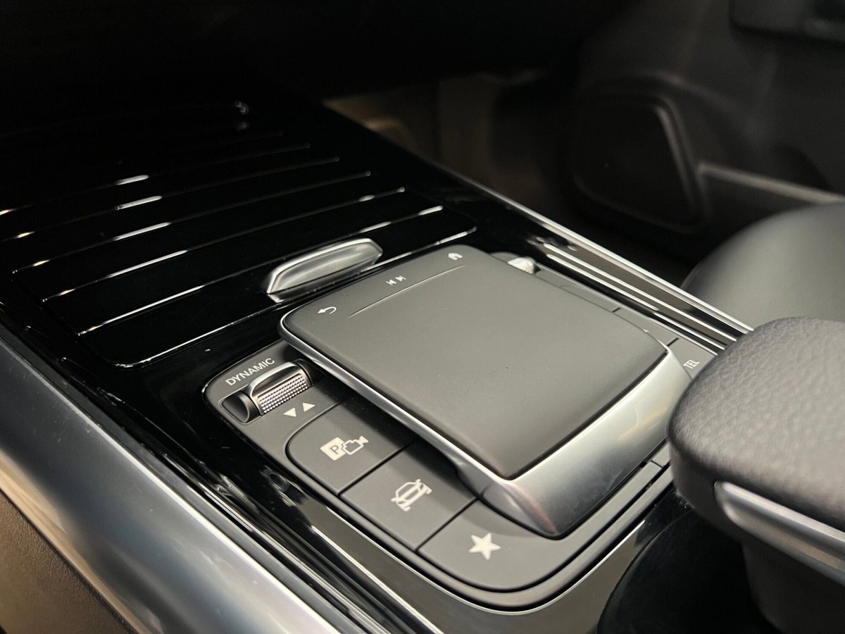Mercedes-Benz GLA SUV 180 d Business Extra auto (12)