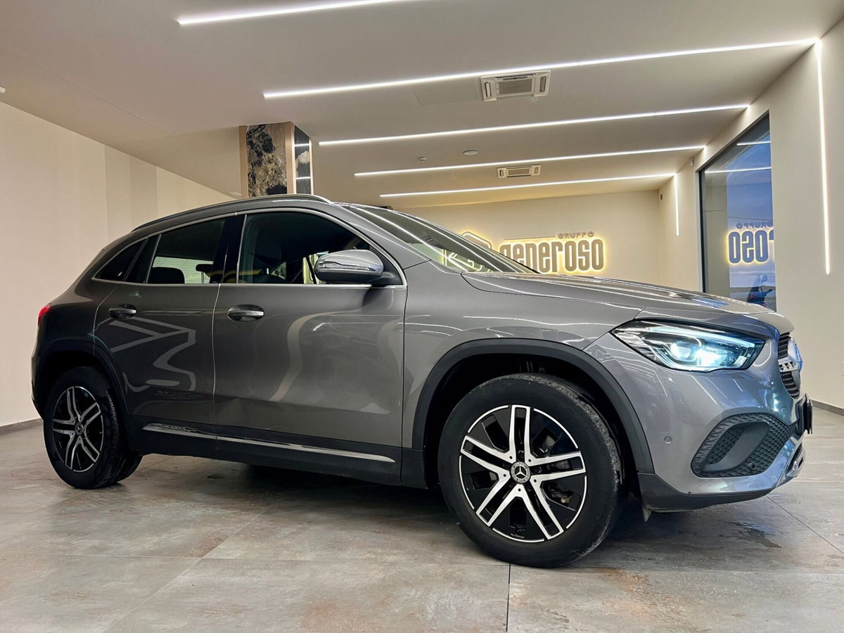 Mercedes-Benz GLA SUV 180 d Business Extra auto (2)