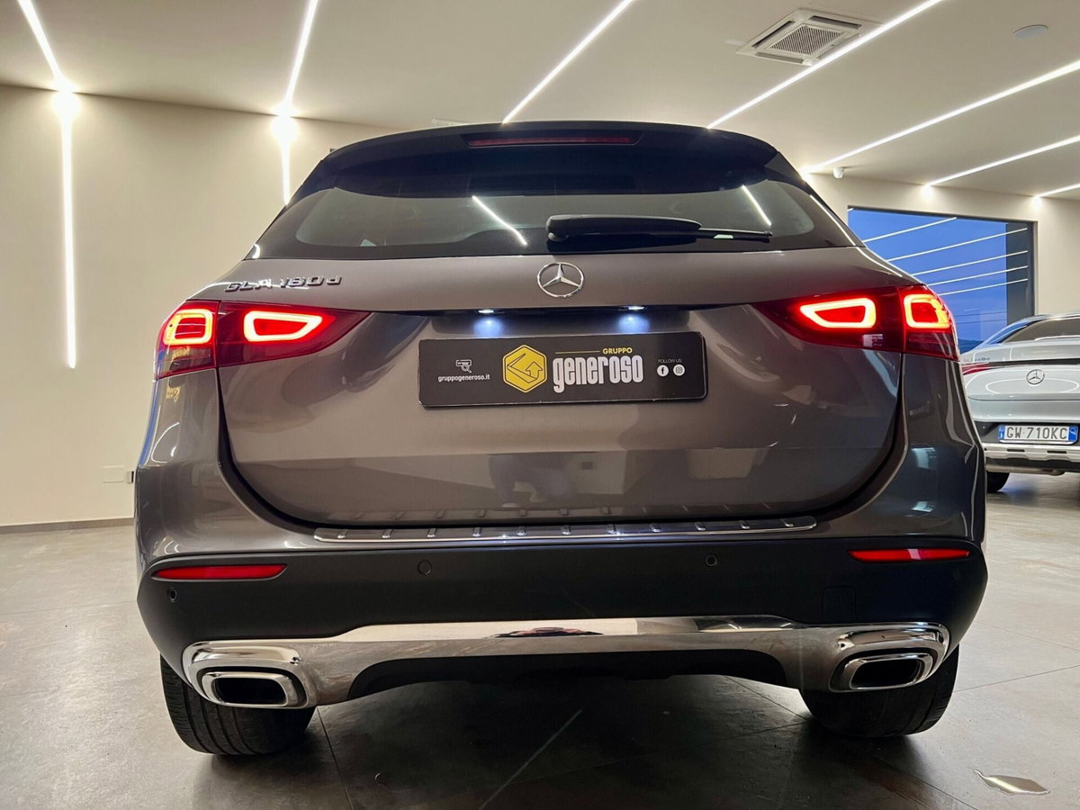 Mercedes-Benz GLA SUV 180 d Business Extra auto (4)