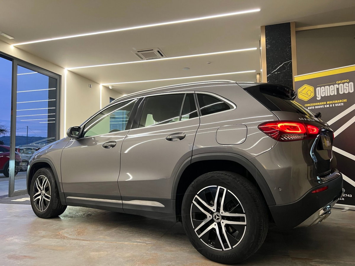 Mercedes-Benz GLA SUV 180 d Business Extra auto (5)