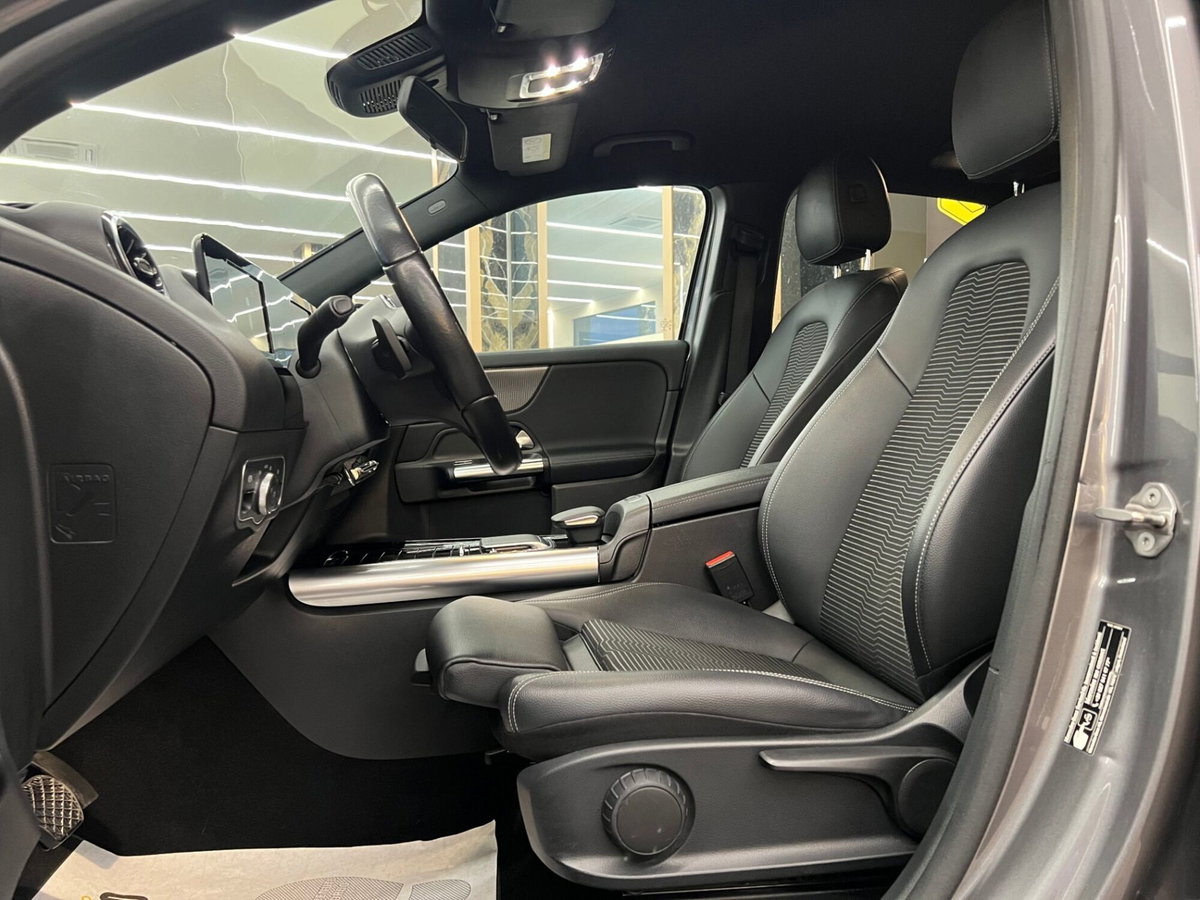 Mercedes-Benz GLA SUV 180 d Business Extra auto (9)