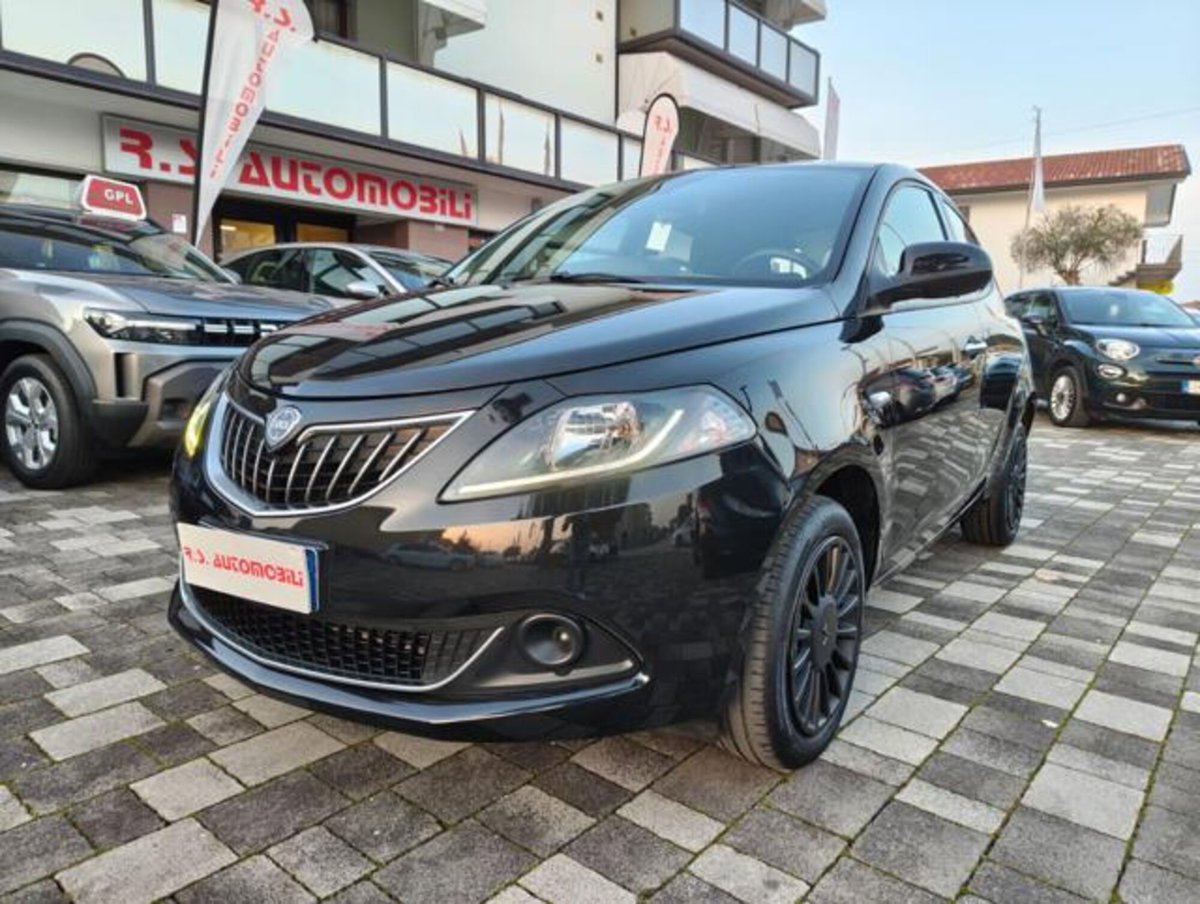 Lancia Ypsilon 1.0 FireFly 5 porte S&S Hybrid Gold Plus