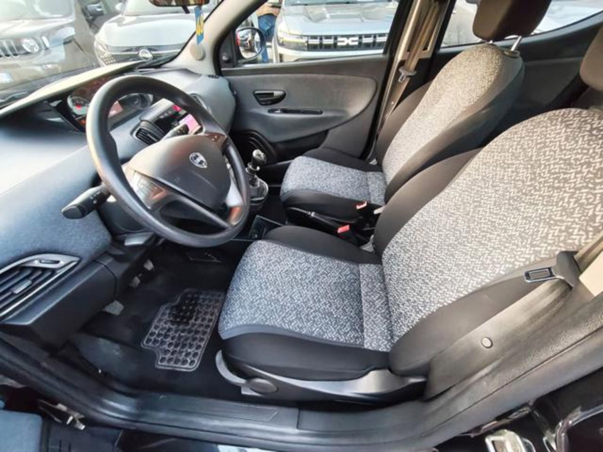 Lancia Ypsilon 1.0 FireFly 5 porte S&S Hybrid Gold Plus (5)