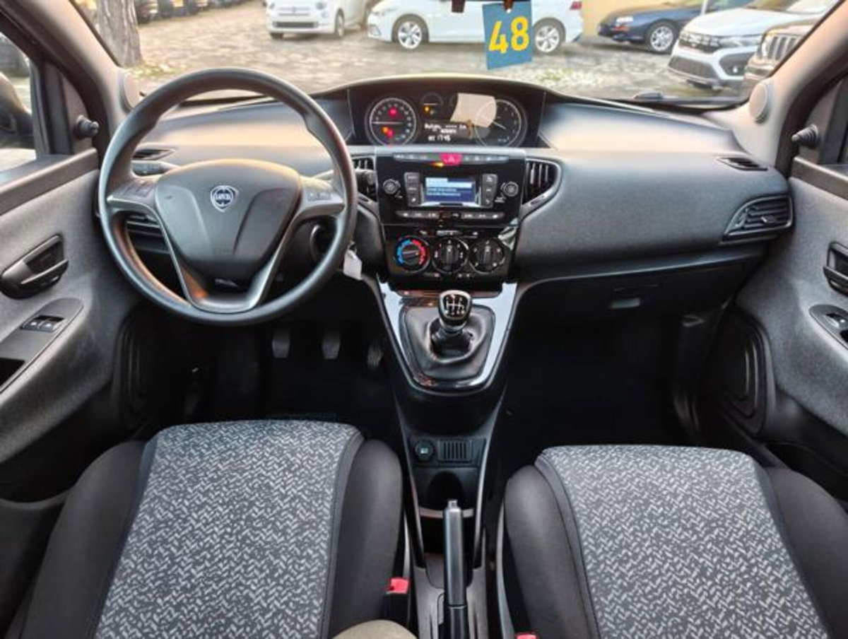 Lancia Ypsilon 1.0 FireFly 5 porte S&S Hybrid Gold Plus (6)