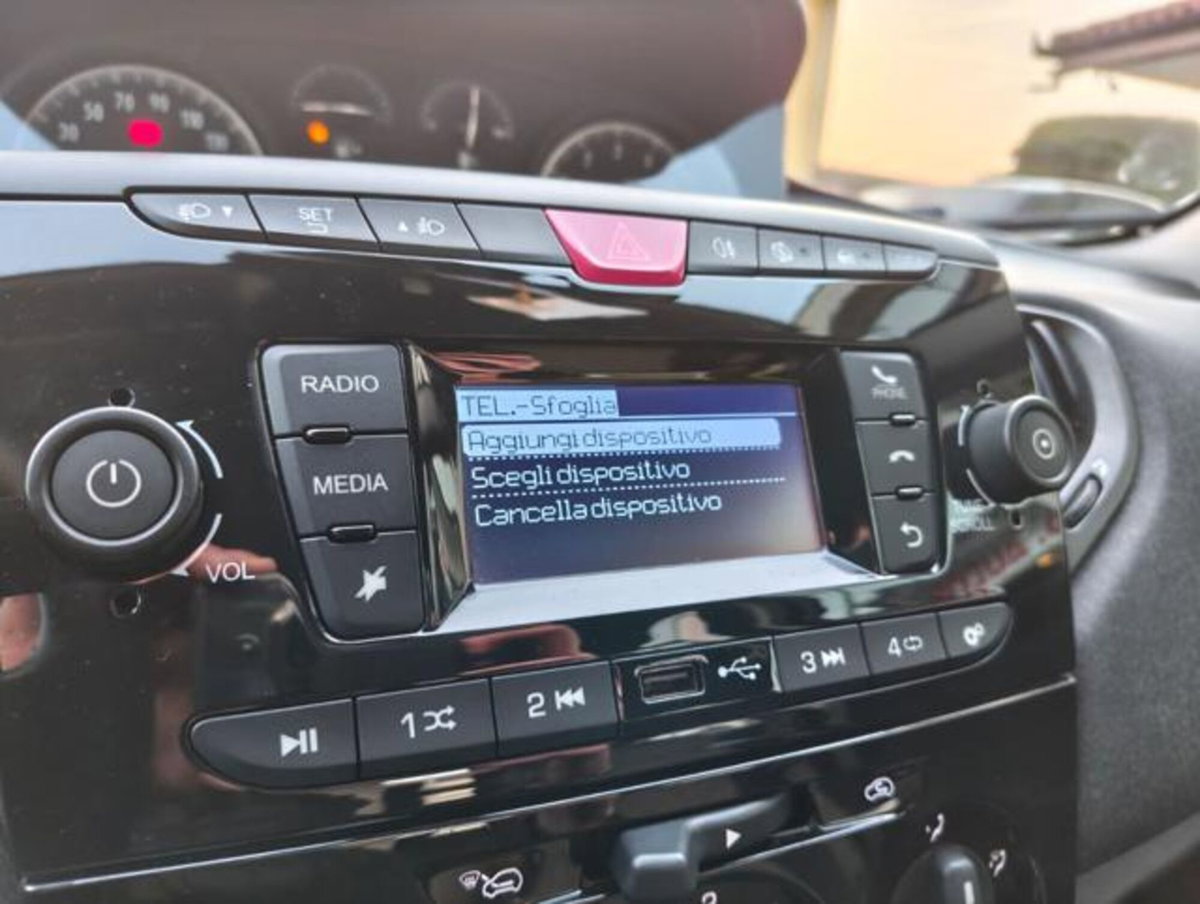 Lancia Ypsilon 1.0 FireFly 5 porte S&S Hybrid Gold Plus (8)