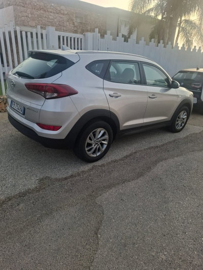 Hyundai Tucson 1.7 CRDi Comfort (2)
