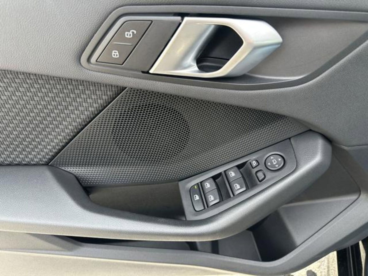 BMW Serie 1 116d 2.0 116CV cat 5 porte Attiva DPF (10)