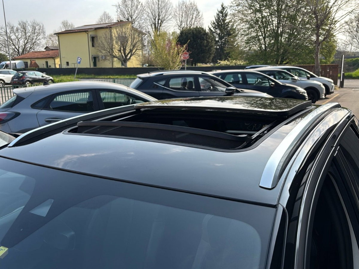 Peugeot 3008 BlueHDi 130 S&S EAT8 GT (17)