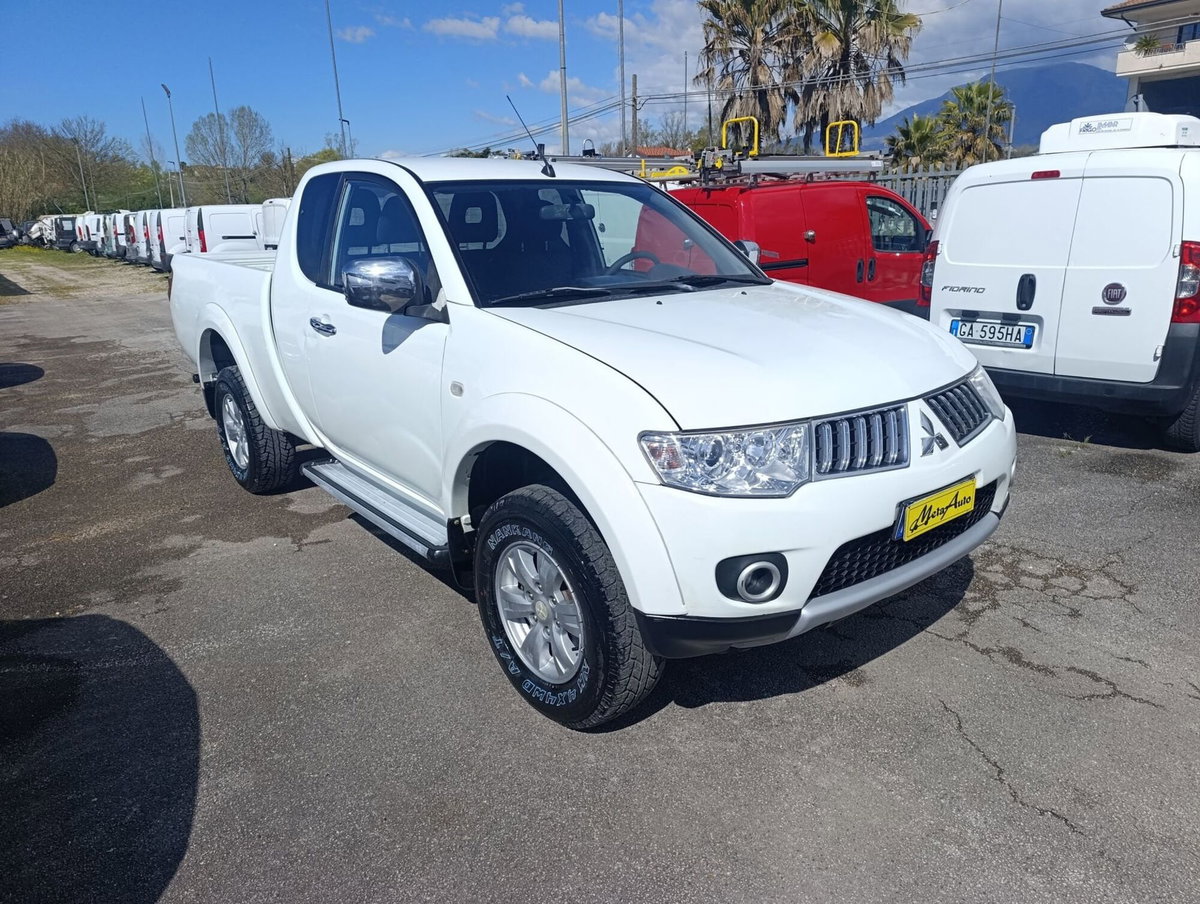 Mitsubishi L200 2.5 DI-D/136CV Club Cab Intense (2)