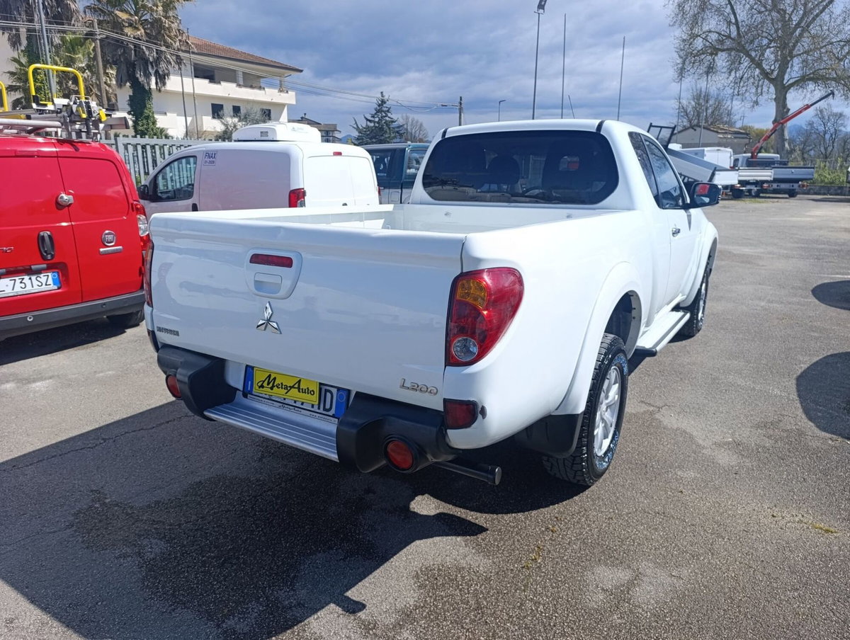 Mitsubishi L200 2.5 DI-D/136CV Club Cab Intense (3)