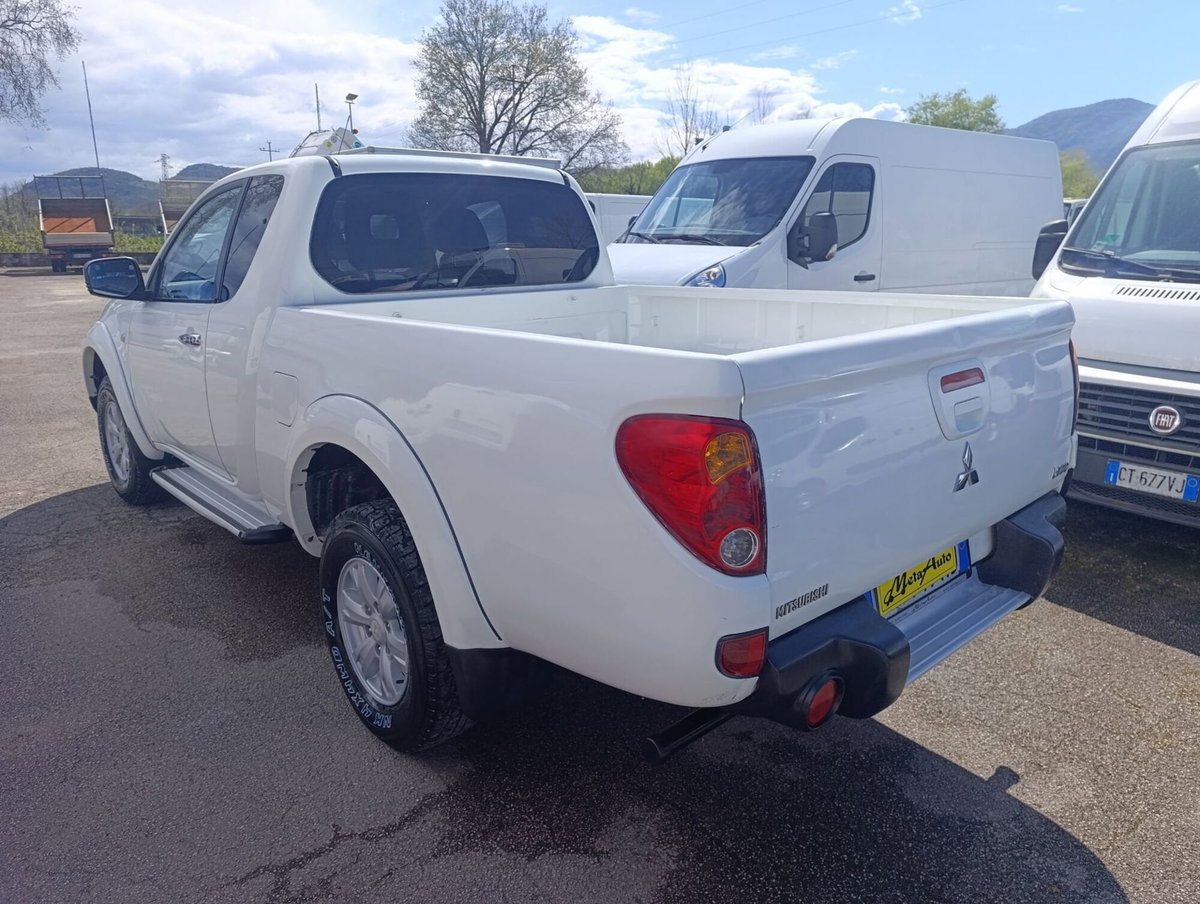 Mitsubishi L200 2.5 DI-D/136CV Club Cab Intense (4)