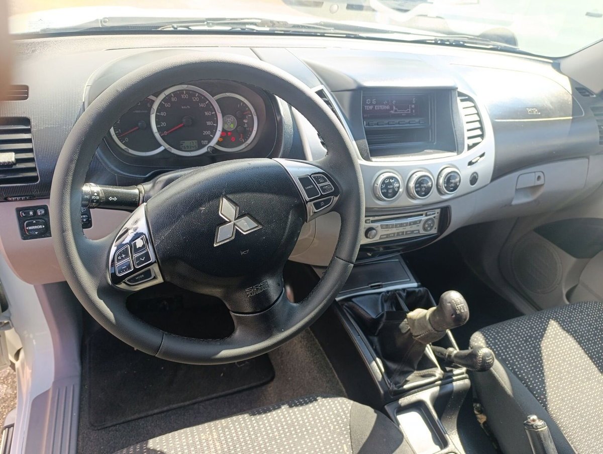 Mitsubishi L200 2.5 DI-D/136CV Club Cab Intense (7)