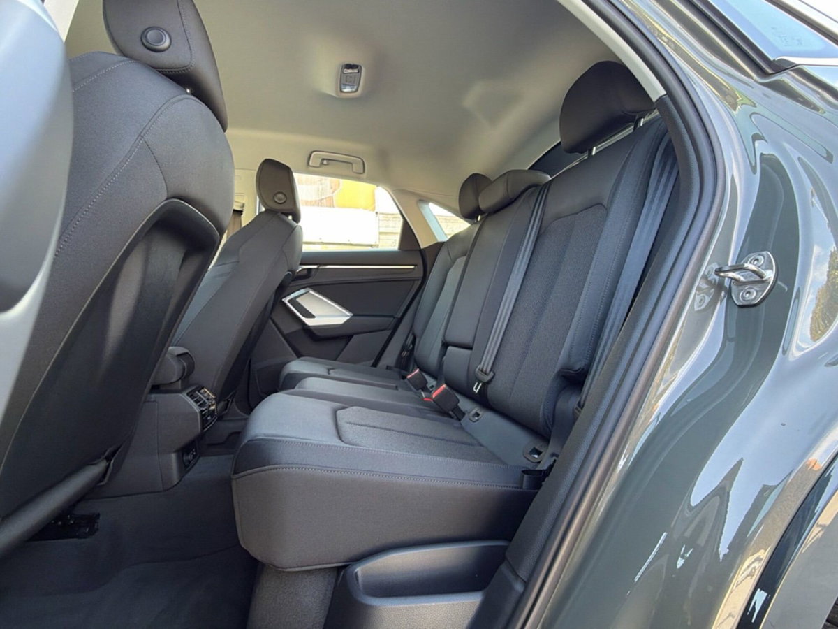 Audi Q3 Sportback 35 TDI quattro S tronic S line edition (11)