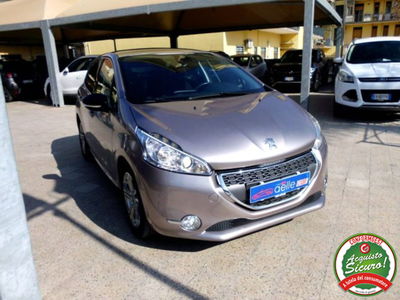 Peugeot 208 HDi 68 CV 5 porte Allure usata