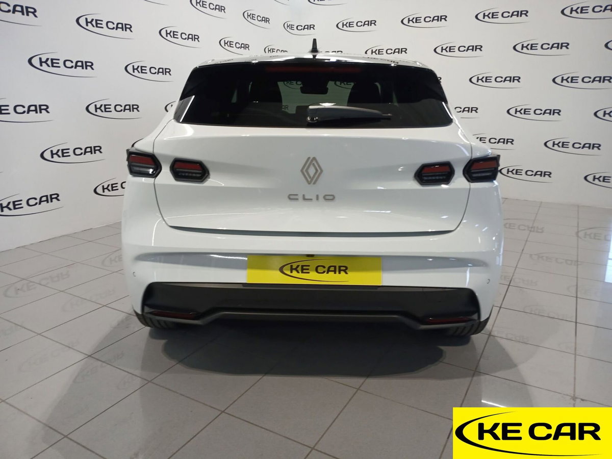 Renault Clio 1.2 tce Techno 115cv (6)
