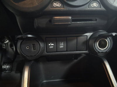 Suzuki Ignis 1.2h Top 2wd (8)