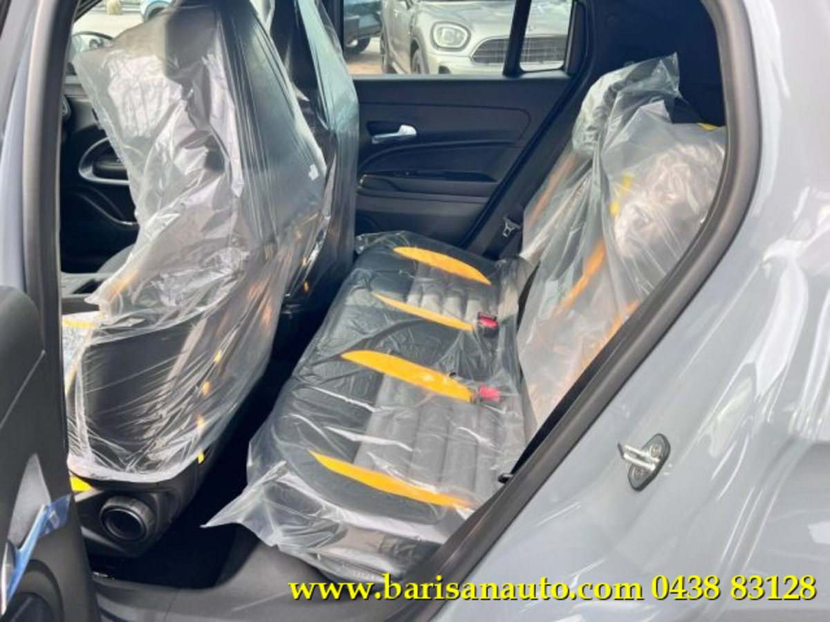 Jeep Avenger 1.2 turbo e-hybrid mhev The North Face 4xe 145cv edct6 (7)