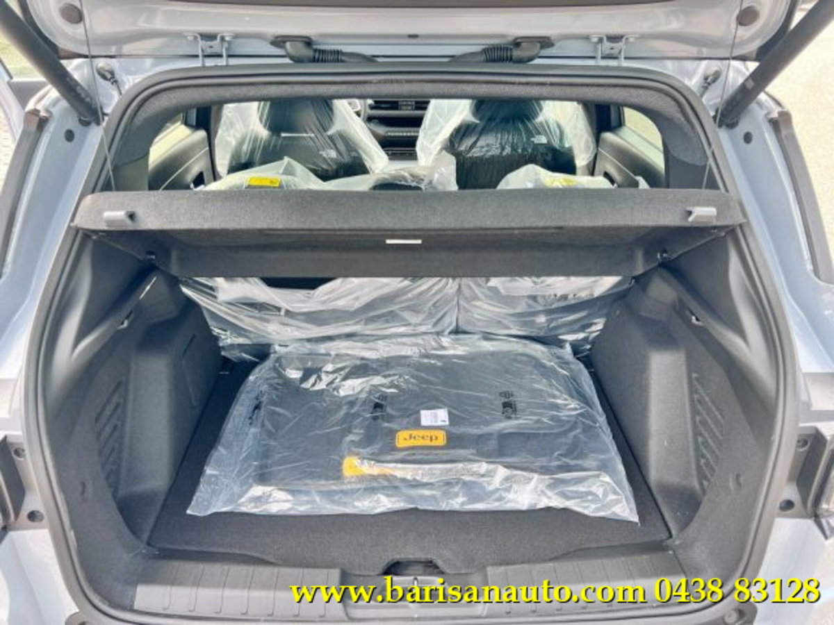Jeep Avenger 1.2 turbo e-hybrid mhev The North Face 4xe 145cv edct6 (9)