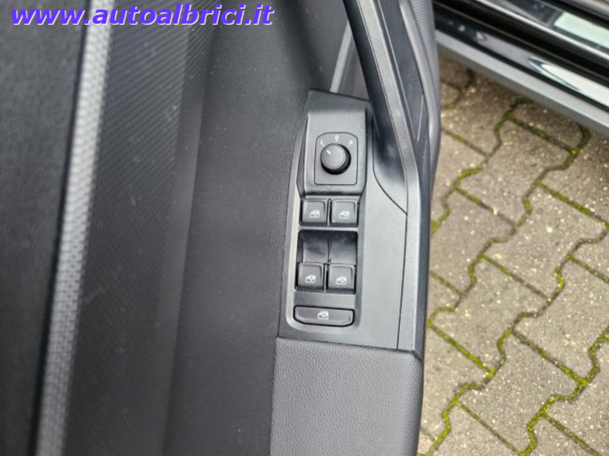 SEAT Arona 1.0 ecotsi Style 95cv (13)