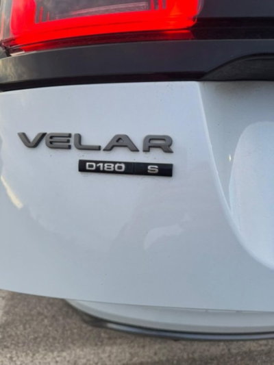 Land Rover Range Rover Velar 2.0D I4 180 CV R-Dynamic (13)
