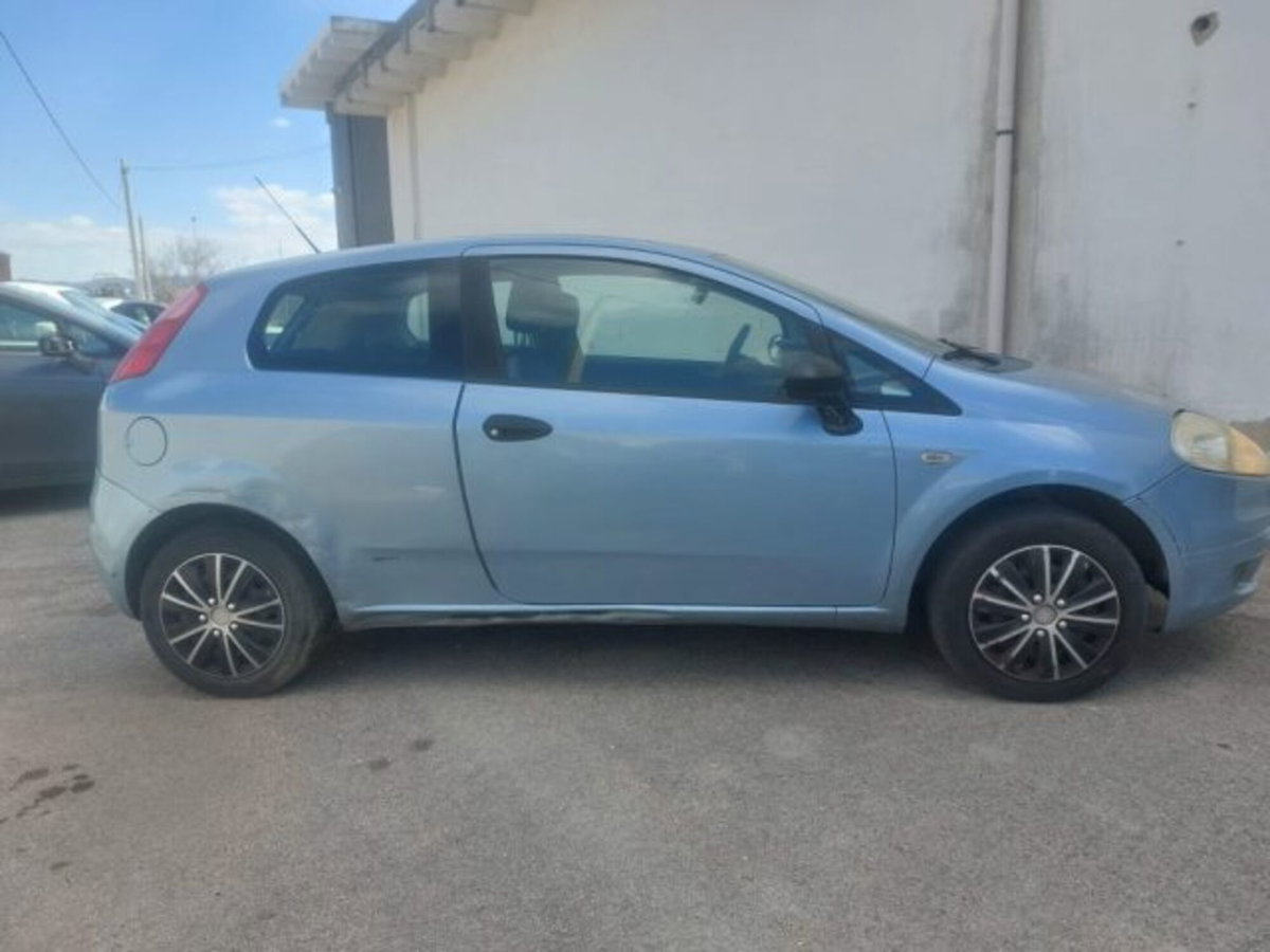 Fiat Grande Punto 1.2 3 porte (5)