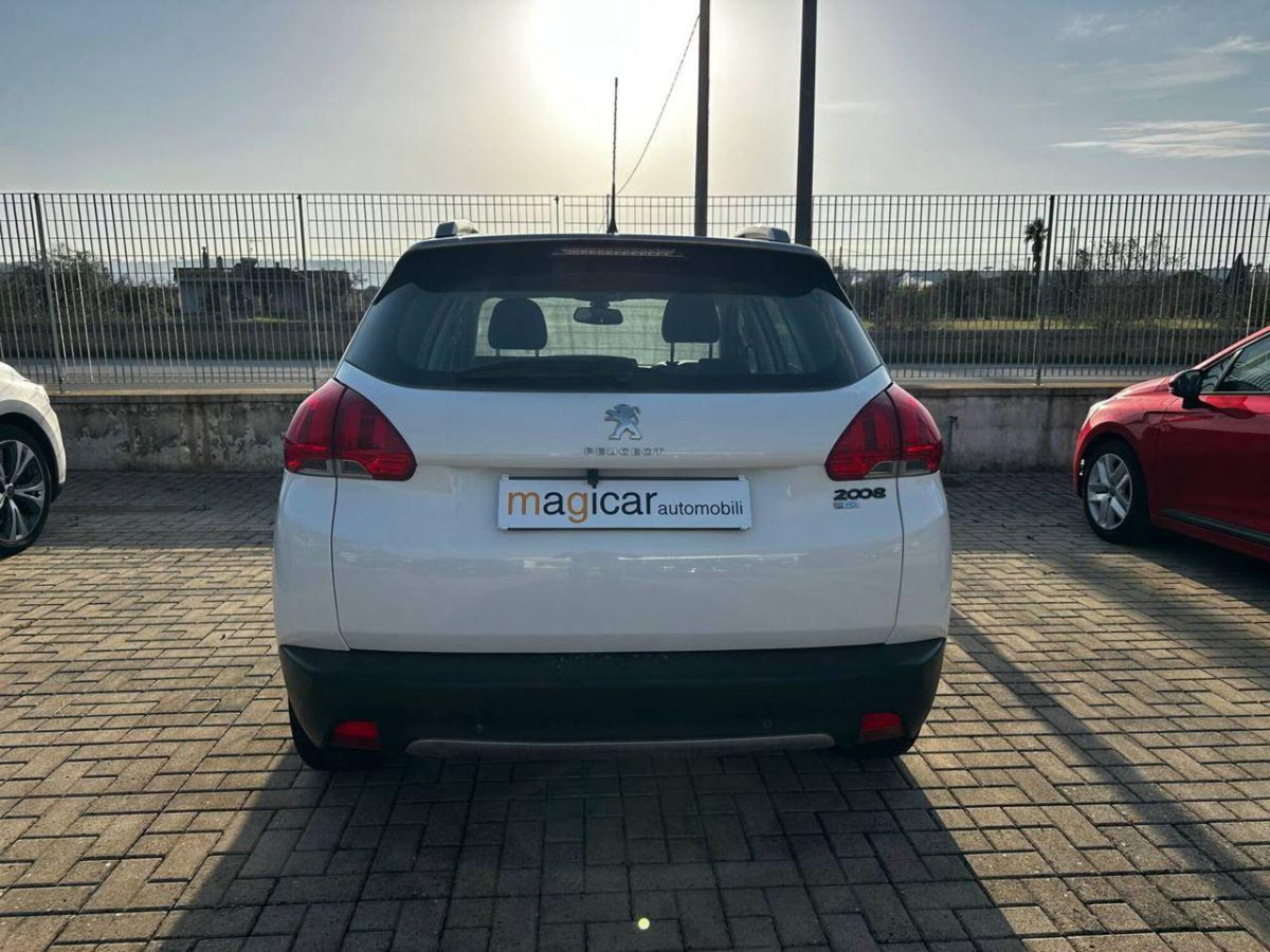 Peugeot 2008 e-HDi 92 CV Stop&Start robotizzato Allure (5)