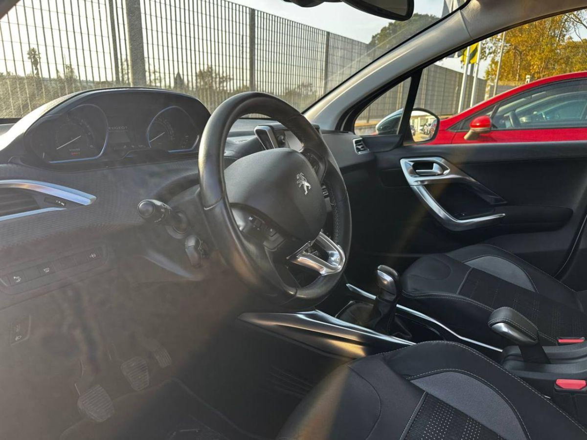 Peugeot 2008 e-HDi 92 CV Stop&Start robotizzato Allure (6)