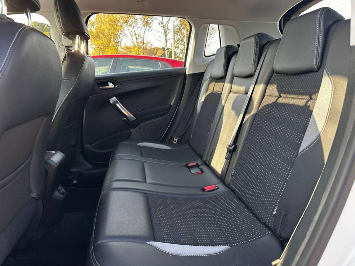 Peugeot 2008 e-HDi 92 CV Stop&Start robotizzato Allure (8)
